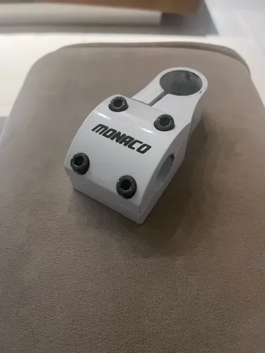 Mesa de guidão Monaco Cross action em perfeito estado