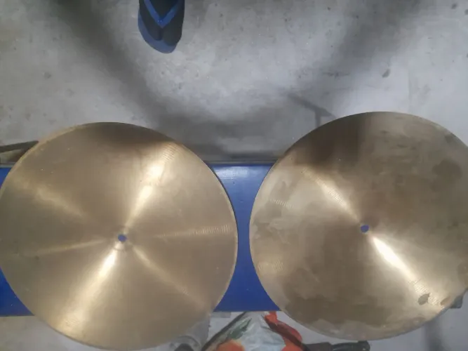 Vendo dois pratos de bateria r$ 200