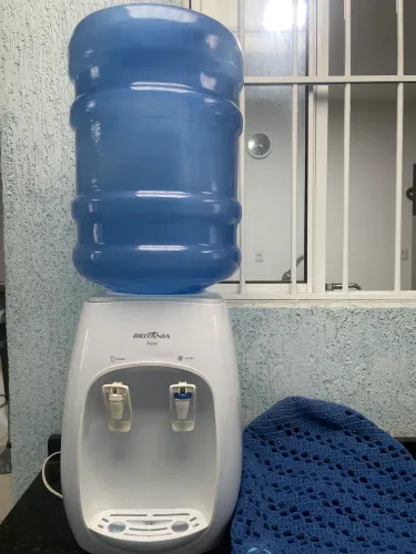 Bebedouro de água da Britânia