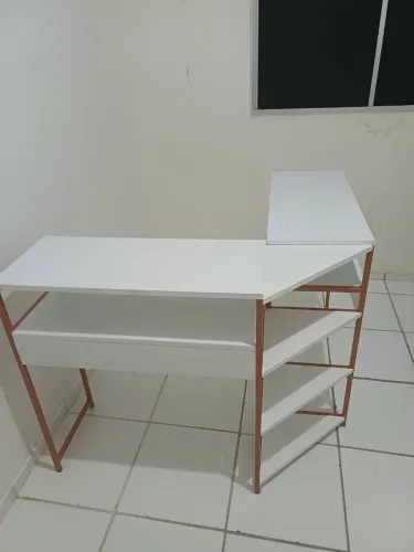 Mesa de manicure em L nova