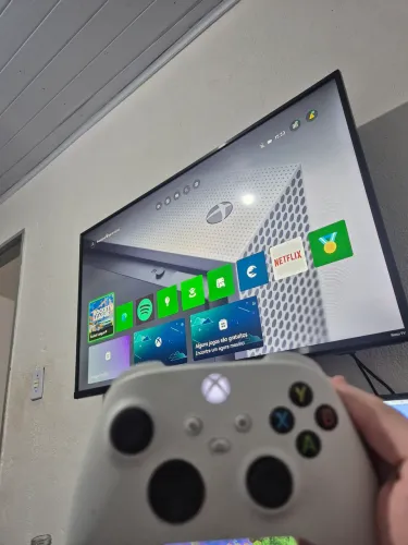 Xbox one S 1tb com 3 jogos