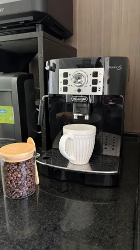  CAFETEIRA MOEDOR GRÃOS ESPRESSO DELONGHI MAGNÍFICA