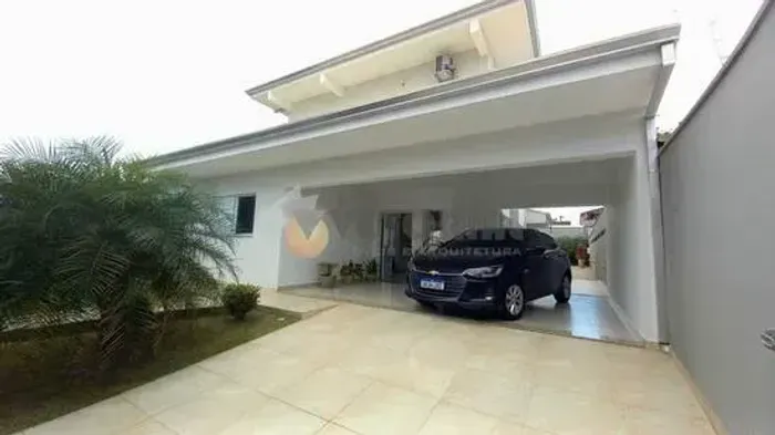 Casa terrea para venda com 300m² com 4 quartos em Jardim Britânia - Caraguatatuba - SP