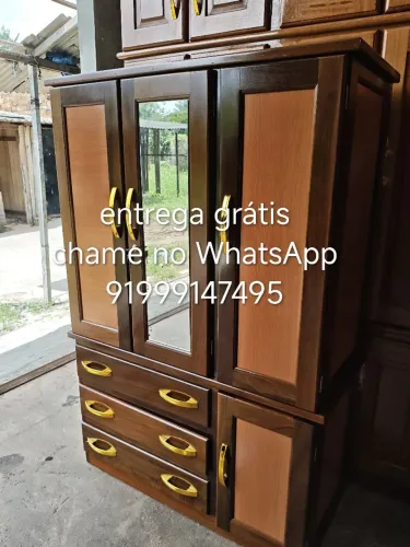 Guarda roupa de madeira 3 portas novo