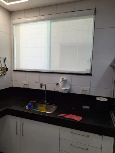 Cortina sob medida para cozinha.