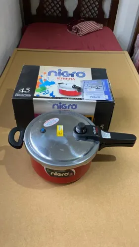 Panela de pressão Nigro Eterna Vermelha 4,5L