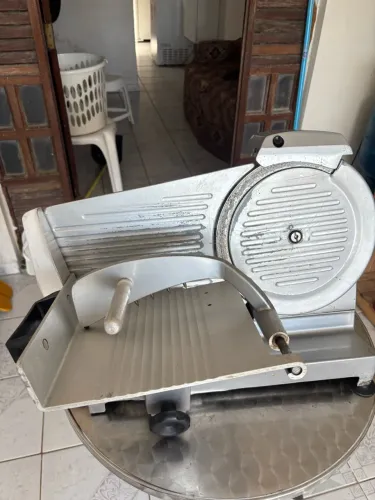 Fatiador Cortador De Frios Profissional Em Inox - Ótimo Estado