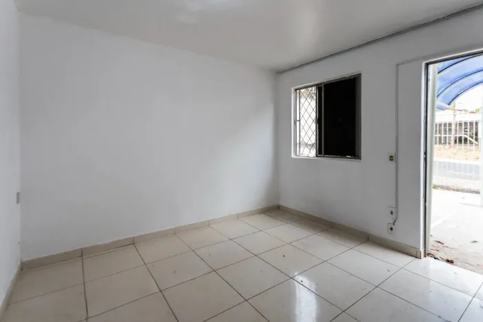 Casa 2 Quartos, 65 m² para locação, Conjunto Residencial Aruanã I.