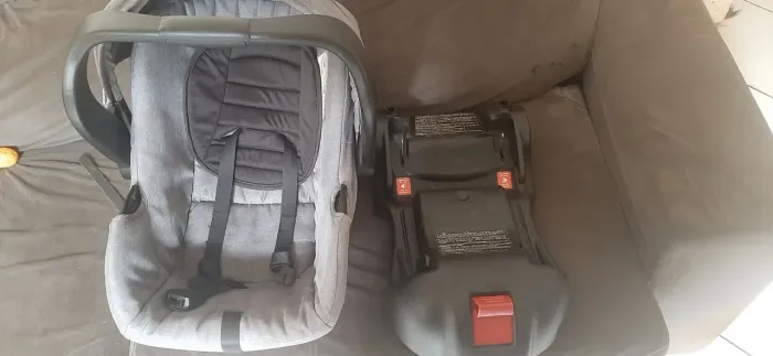 Bebê conforto infanti com base
