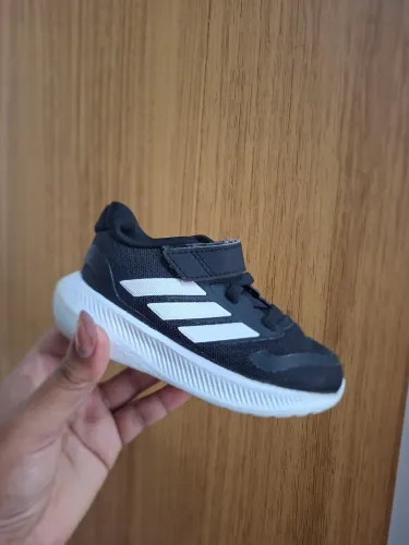Sapato adidas infantil e outros.