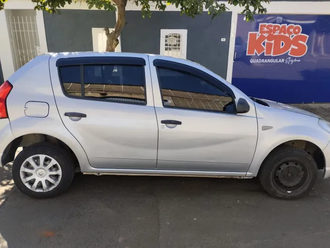 Renault Sandero Authentique Hi-flex 1.0 16V 5P 2010