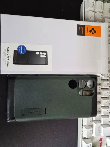 Capa Spigen excelente proteção para S23 Ultra