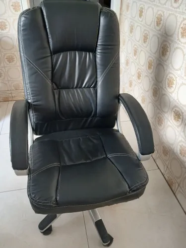 Vendo uma cadeira presidente para escritório novinha