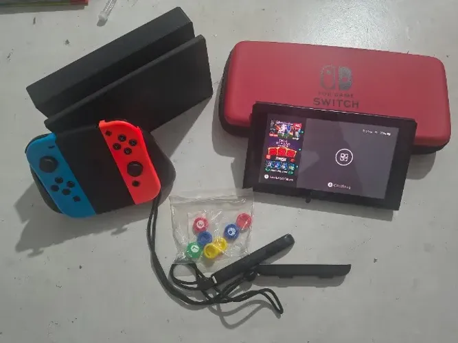 Nintendo Switch V1 + Micro SD 128Gb + Case de proteção