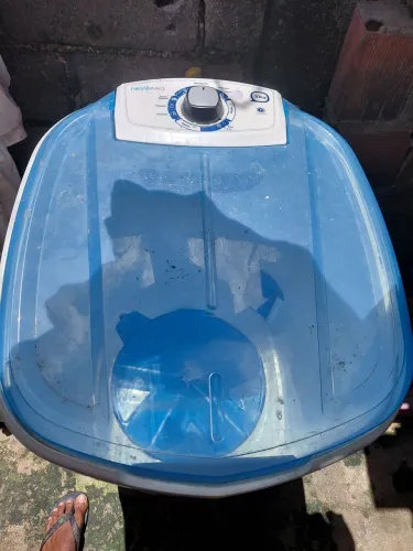 Tanquinho 10 kg New maq com defeito tem que trocar o capacitor que queimou e derreteu