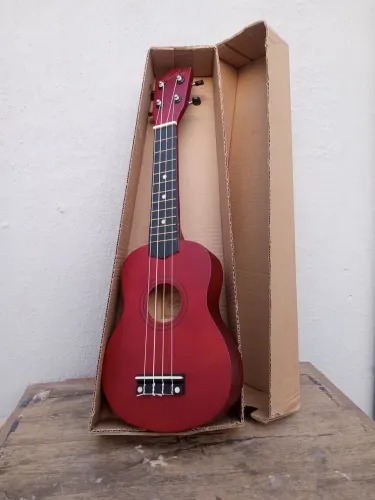 Ukulele Soprano Kauthon Vermelho Fosco - Novo na Caixa + Palheta