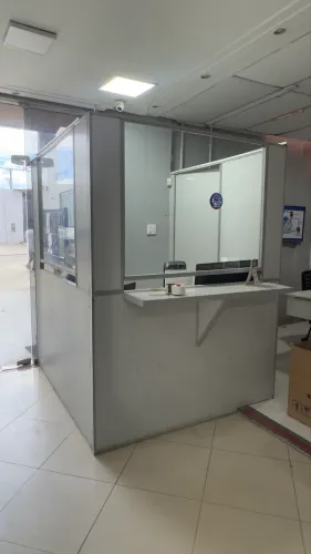 Divisórias cabine completa - Caixa, escritório ou lanchonete.