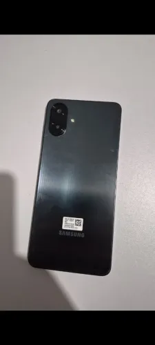 Vende-se celular novo Samsung A07( *45) sem nenhum arranhão capinha película