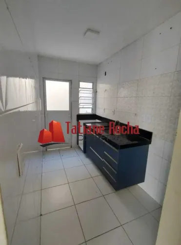 Alugo excelente casa no Condomínio Casas de Turim.