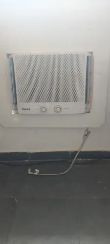 Ar condicionado 10mil btus gelando bem. 