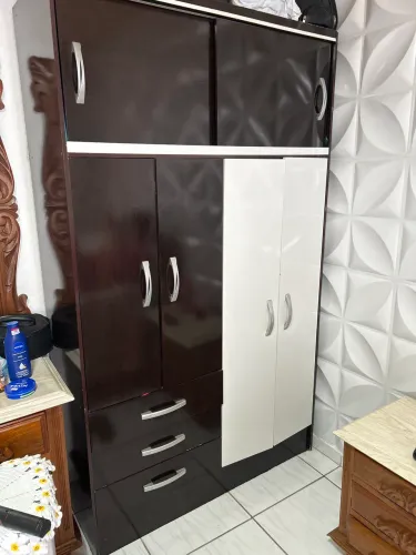 Vendo guarda-roupa pequeno