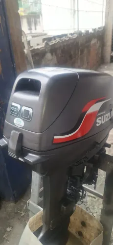 Motor suzuki 30 hp 2 tempos todo revisado.