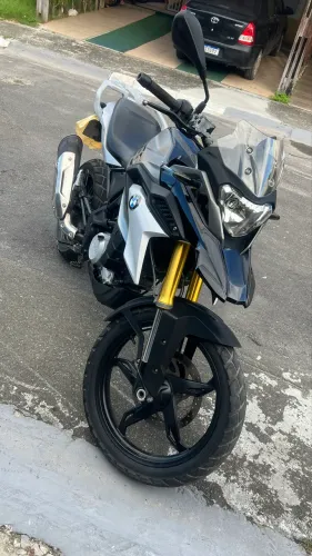 Moto Importada, Muito bem Conservada, com Baixa Quilometragem.