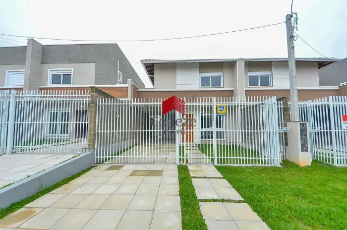 Sobrado com 122m² 3 quartos, à venda, no bairro Xaxim em Curitiba