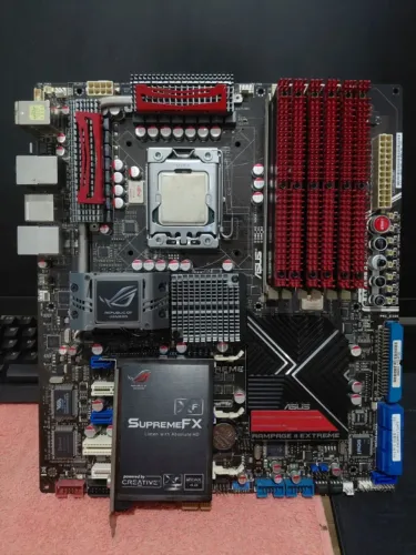 Kit Asus Rampage II Extreme X58 + Core i7 930 + Som SupremeFX + 8GB DDR3 CORSAIR