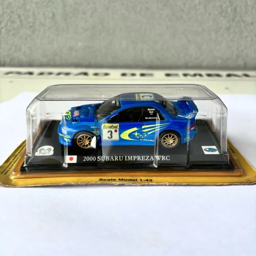 Miniatura Subaru Impreza WRC 2000 - Escala 1:43 com Base e Caixa