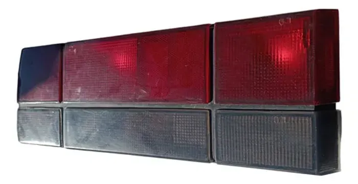Lanterna Traseira Direita Vw Voyage 87/95 