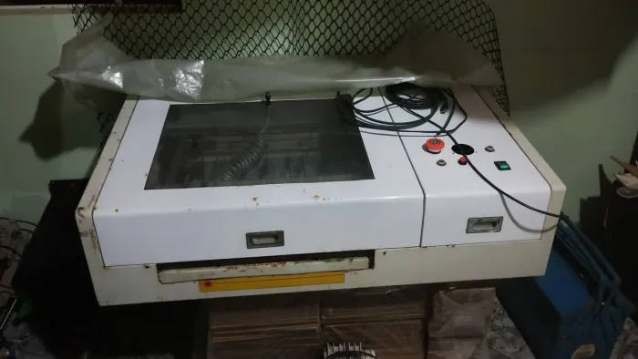Vendo máquina de corte a laser