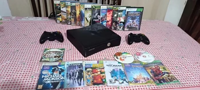 Xbox 360 completinho - LOTADO DE JOGOS