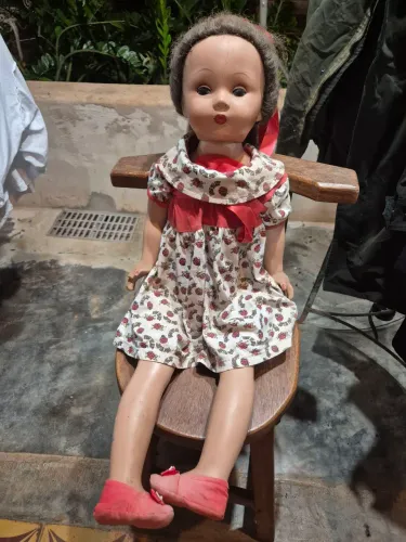 Boneca antiga de massa rara