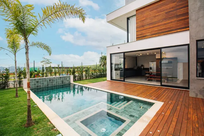 Casa com linda área de lazer no Alphaville para venda