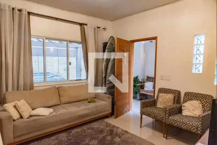 Casa à Venda - Ipiranga, 2 Quartos, 180 m2