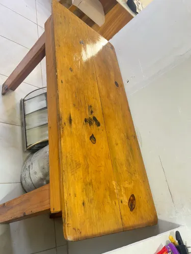 Vendo mesa de madeira pura