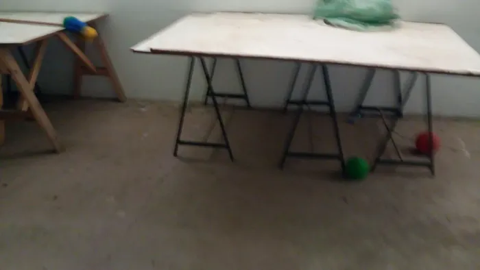 Vendo cavalete de ferro 