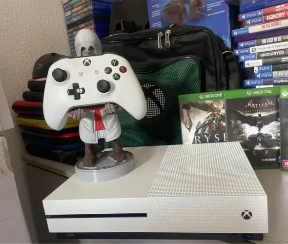 Xbox one S com garantia, recebo seu console semi novo.