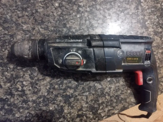 Vendo martelete com defeito