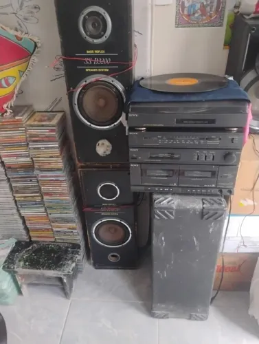 som da sony lbt pegando toca discos / fm / aux obs : ela ta sem a agulha !!