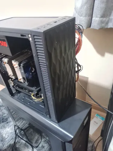 PC Gamer Xeon + 32gb RAM + RX 580 + SSD pronto para jogar, aceito troca