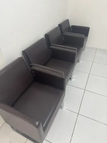 4 Cadeiras em couro e inox