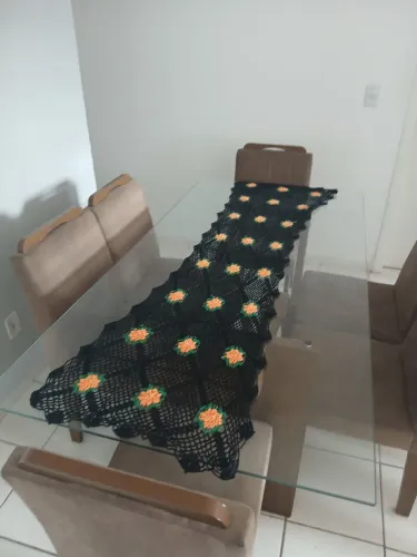 Mesa de vidro com 6 cadeiras R$ 950,00