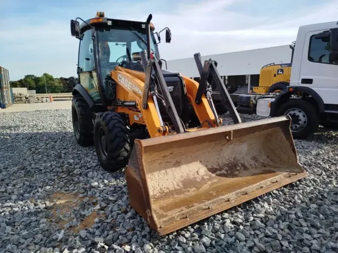 RETROESCAVADEIRA 4X4 CASE