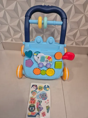 Andador infantil de empurrar