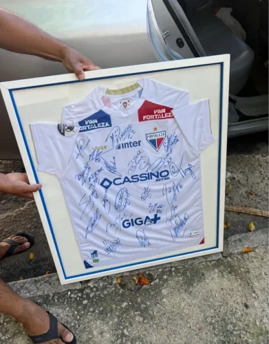 Camisa do Fortaleza Autografada por todo elenco! Peça única!