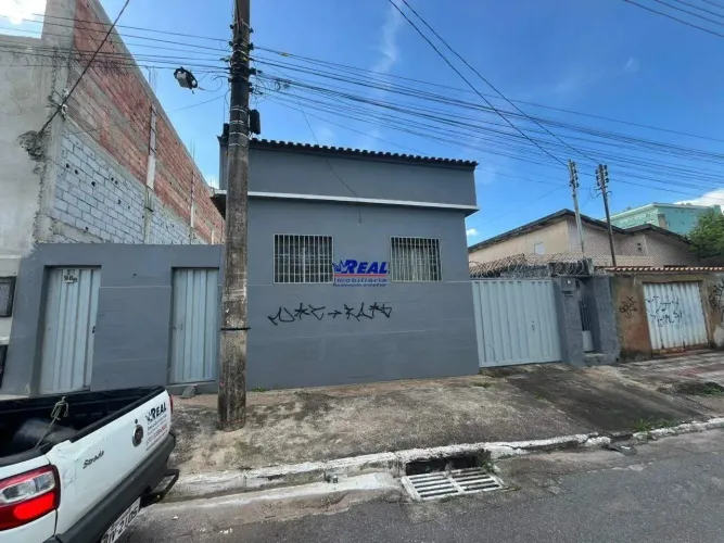 Casa Comercial à Venda em Contagem (Jardim Industrial) 6 Quartos, 300m² de Área Construíd