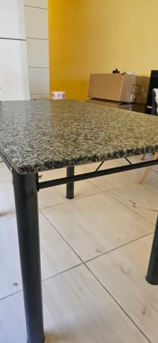 Mesa tampão de mármore