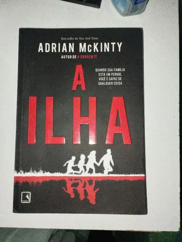 Livro A Ilha - Adrian McKinty